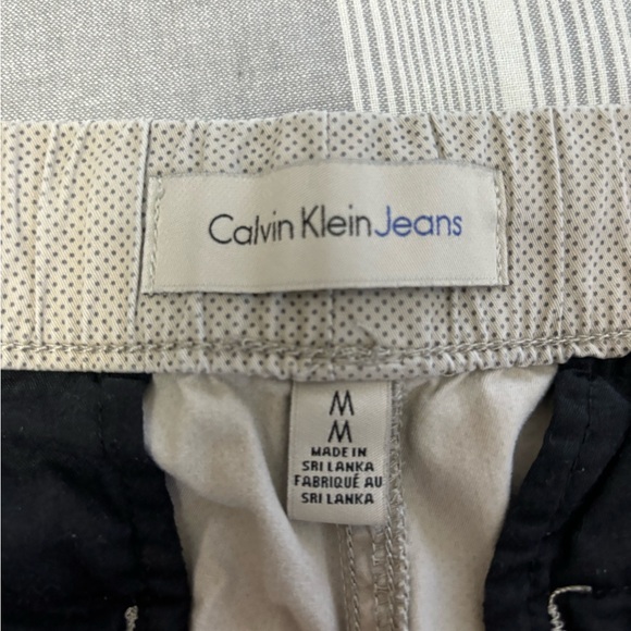 Calvin Klein Shorts Medium - Picture 3 of 3